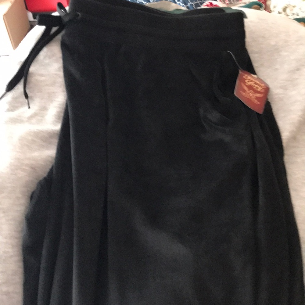 Black velour casual pants